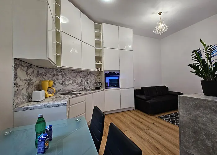 Apartament Sviti Touras By Town Hall *