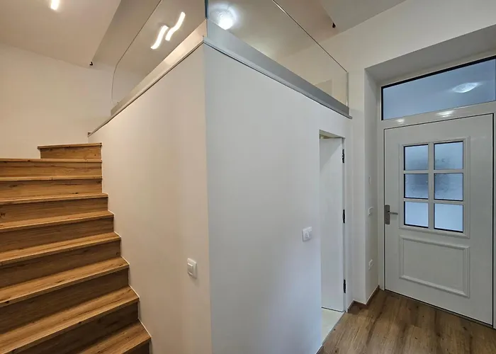 Sviti Touras By Town Hall * Lublana