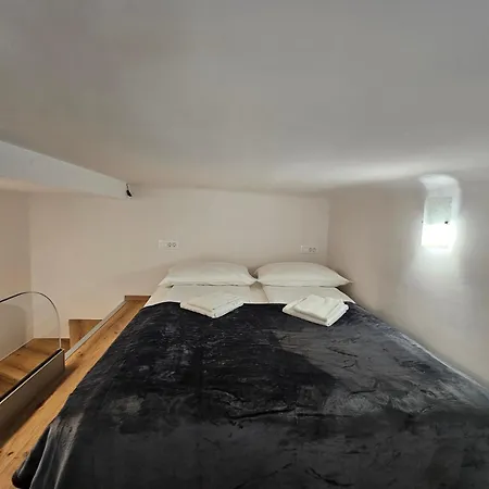 アパート Sviti Touras By Town Hall