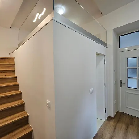 Sviti Touras By Town Hall * リュブリャナ