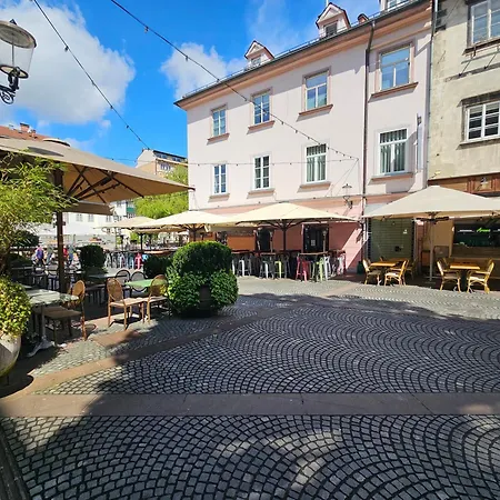 Sviti Touras By Town Hall Apartment *