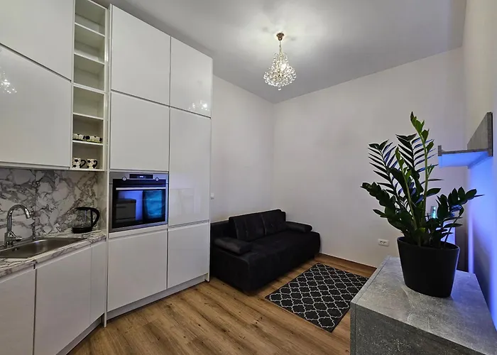 Sviti Touras By Town Hall Apartment *