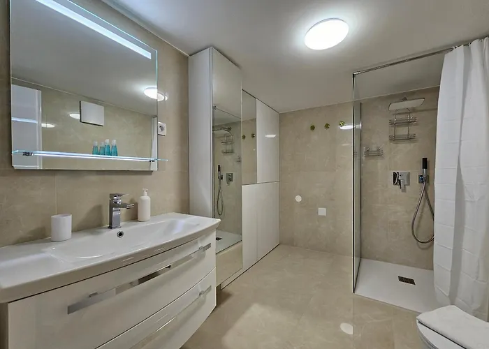 Sviti Touras By Town Hall * リュブリャナ