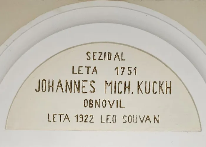 Sviti Touras By Town Hall Apartment *